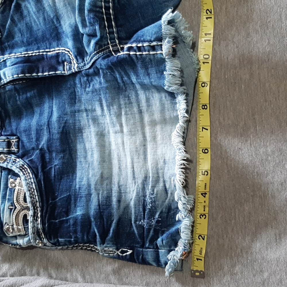 Rock Revival Mid-rise shorts - Picture 5 of 5